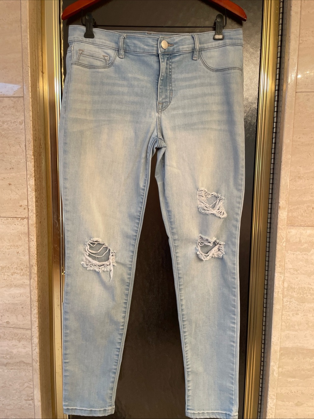 Refuge Light Blue Distressed Women's Jeans Size 10